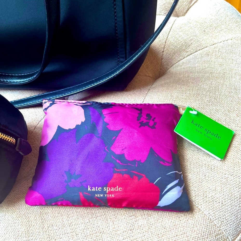 Kate Spade Black Tote (EUC) w/Matching New Travel Cosmetic Case & Foldable Tote - Picture 3 of 16